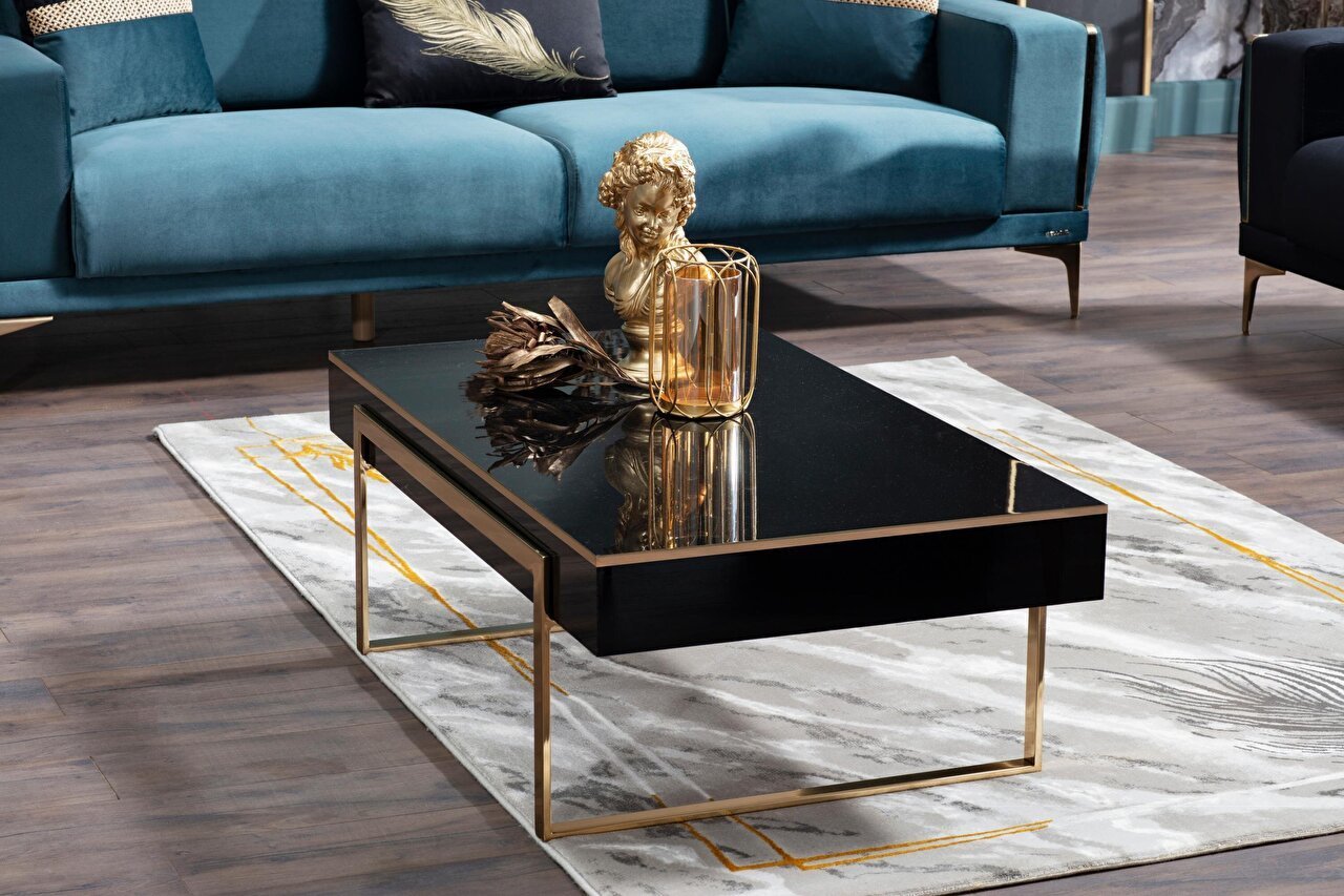 Coffee table with gold details